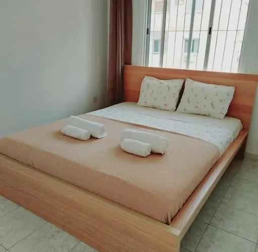 Апартаменты άνετο παραλιακό μακενζι Ларнака