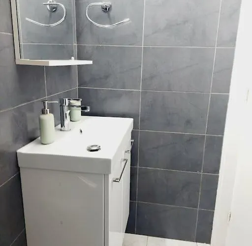 άνετο παραλιακό μακενζι * Larnaca