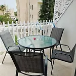 άνετο παραλιακό μακενζι *